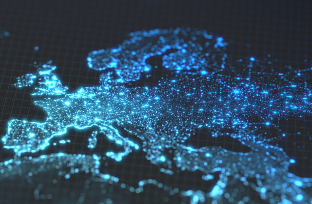 Európania naliali 440 miliárd eur do amerických technologických firiem. Zisky z boomu AI im môžu uniknúť, varuje Lagardeová
