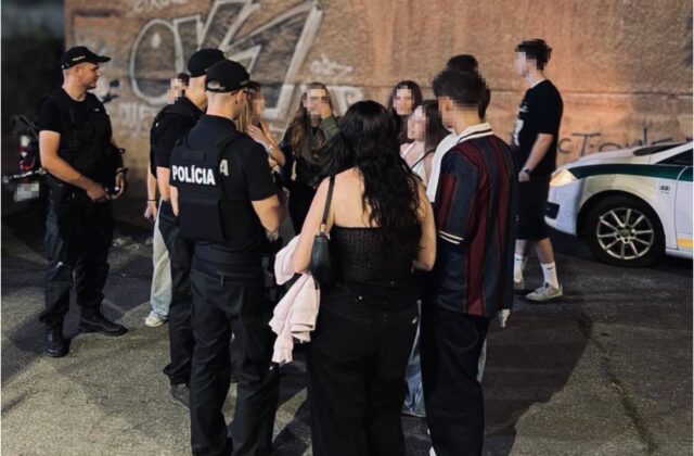 Policajti počas akcie ADAM zistili alkohol u desiatok detí, chlapec zo senického okresu nafúkal až 1,38 promile