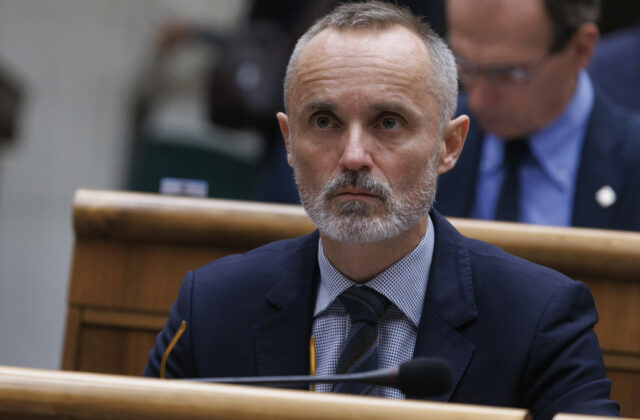 V parlamente sa pripravia zákony o zákrokoch proti dronom, Valášek kritizoval Pellegriniho za nepochopiteľné výhrady k opozícii – VIDEO