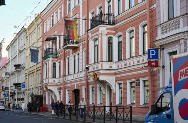 Rusko nariadilo zatvorenie nemeckého konzulátu v Petrohrade, diplomati musia odísť