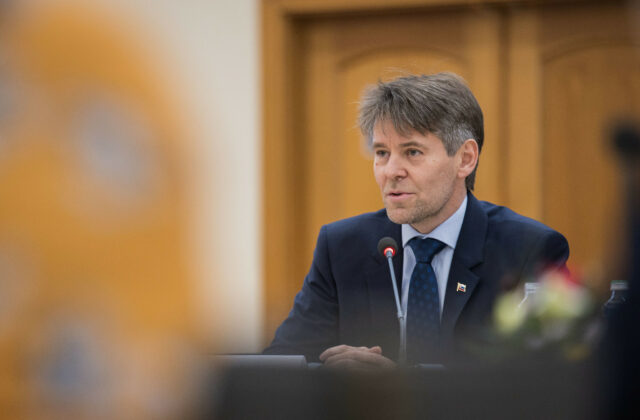 Štátny tajomník Marek Eštok podpísal za Slovensko dohovor o zriadení Medzinárodnej nárokovej komisie pre Ukrajinu