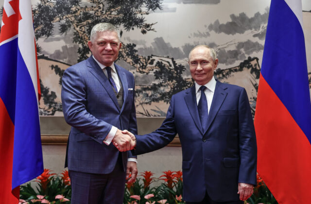 Ficom pohŕda aj Putin, len to nechce dať jasnejšie najavo, myslí si politológ Štefančík