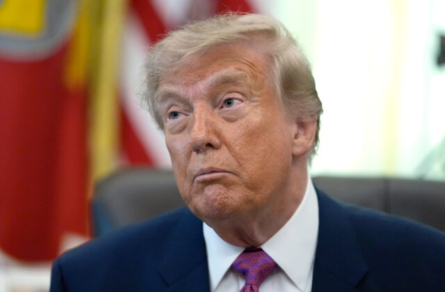 Trumpova politika sa zmenila na videohru. Hráči naháňajú migrantov a stavajú múr