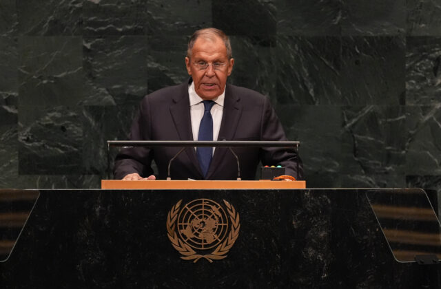 Lavrov obvinil Európsku úniu z blokovania mierových rokovaní o Ukrajine