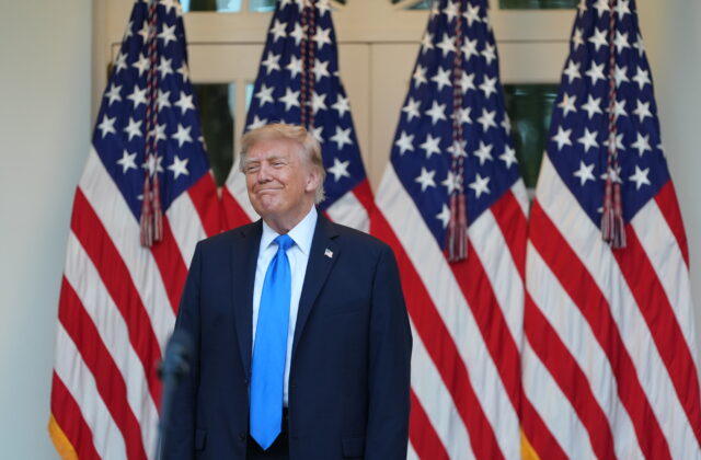 Washington chce od Európy „stovky miliárd“ za vojenskú pomoc, ktorú Biden poslal Ukrajine