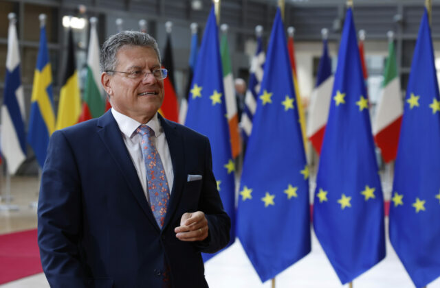 Šefčovič: Obchodný deficit s Čínou je neudržateľný, každý deň vyvezie do EÚ o miliardu viac, než dovezie