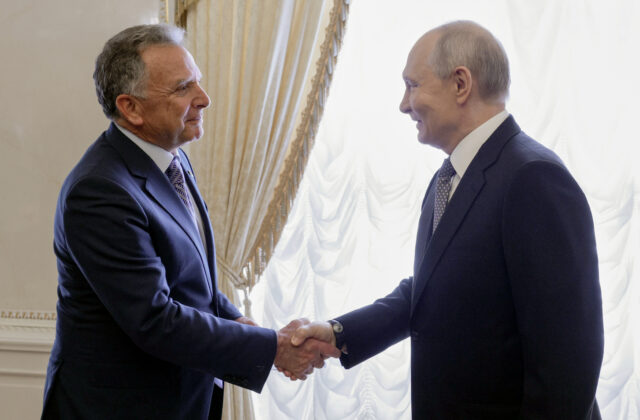 Putin oznámil prepustenie Američana, ktorého ruské sily zajali ako žoldniera na Ukrajine. Witkoff mu priniesol „určité“ ukrajinské návrhy
