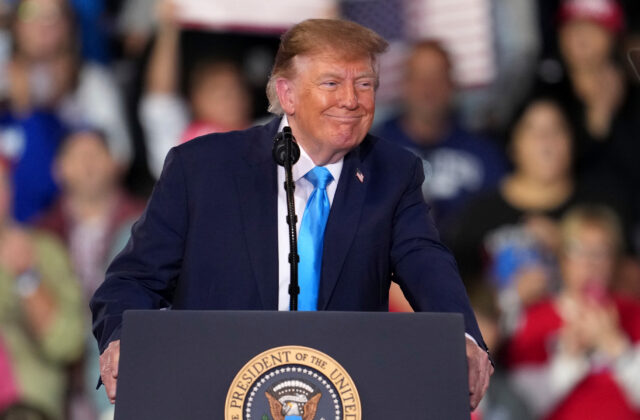 Trump o Francúzsku: „Prisťahovalectvo ľudí s nenávisťou v srdci zničilo kedysi veľkú krajinu“