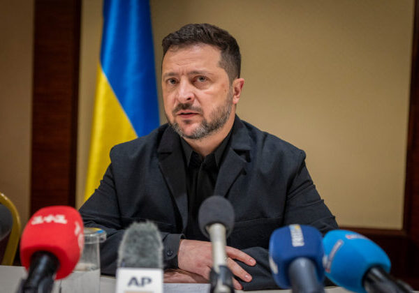 Zelenskyj obhajuje vojenskú spoluprácu s Francúzskom ako výhodnú pre obe strany