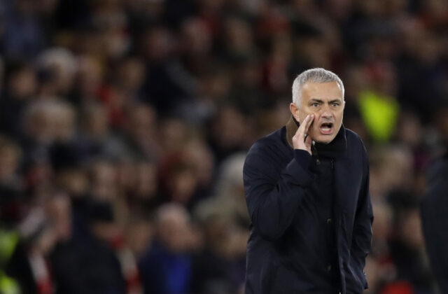 Real Madrid pod taktovkou Mourinha čaká náročná úloha. Pred blížiacim sa El Clásicom stíhať FC Barcelona