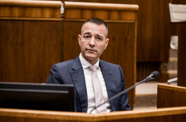Drucker po kontrole nákupu areálu vo Voderadoch nevidí systémové zlyhanie, priestory bude využívať inovačné centrum