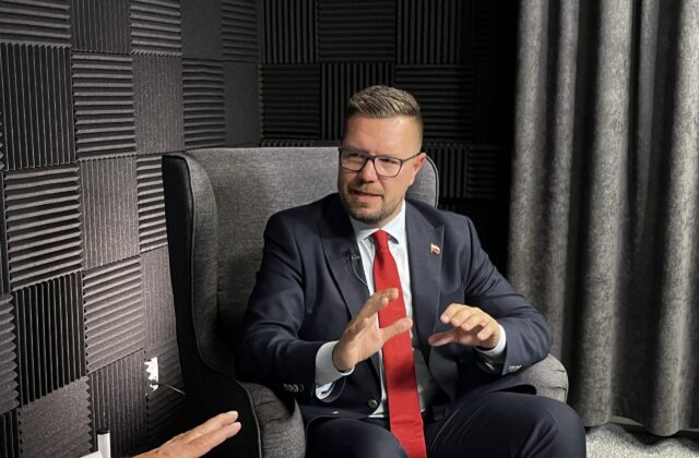 Kandidát na košického župana Šimko podáva podnet na dvojicu svojich protikandidátov, dôvodom je ich digitálna kampaň – VIDEO