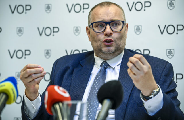 Dobrovodský v súvislosti s verejnou diskusiou o kŕmení voľne žijúcich a túlavých zvierat upozornil na základné právne princípy