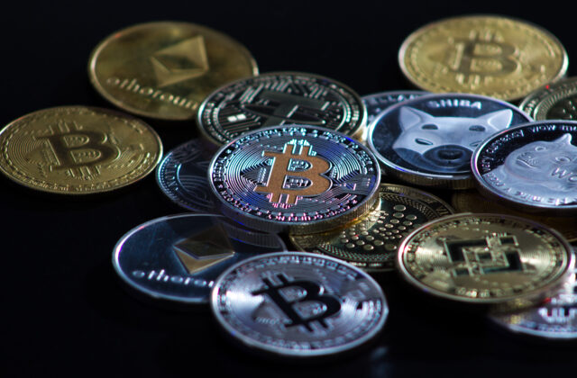 Hakeri udreli na Binance, najväčšia kryptoburza prišla o miliardy dolárov