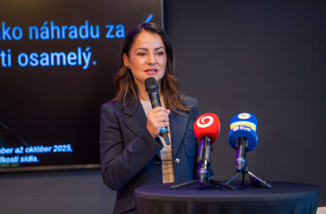 Mladí hľadajú oporu v AI. Telekom v kampani „Opri sa o mňa“ varuje pred stratou skutočnej blízkosti