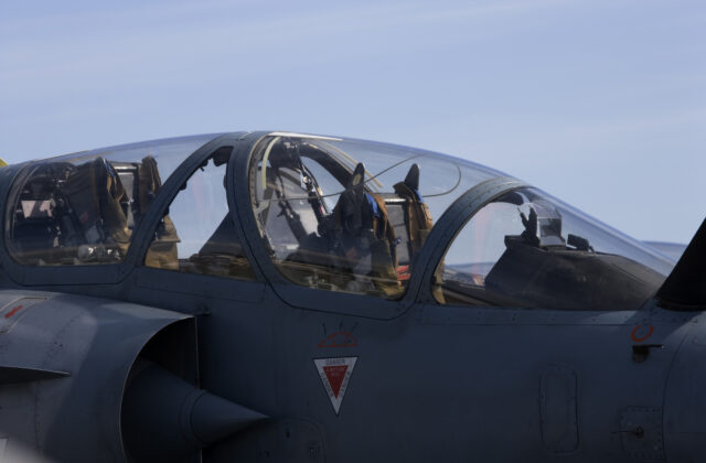Pri havárii stíhačky Mirage 2000D vo Francúzsku zahynuli dvaja členovia posádky