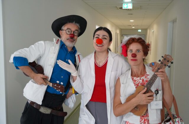 Zdravotní klauni priniesli úsmev do Biomedicínskeho centra SAV