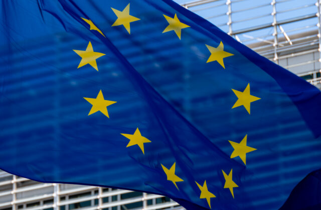 EÚ financuje neziskové organizácie, ktoré lobujú za jej politiky, upozorňuje analýza