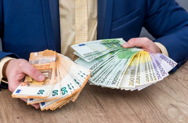 Šesť z desiatich Slovákov vníma nejasné financovanie kampane na župana a primátora ako problém