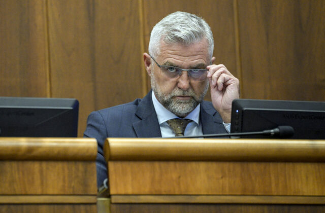 Gašpar vidí za výsledkami volieb fiasko opozície, Šimečka zase debakel vládnych strán – FOTO
