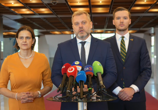 Blanár má v Moskve rokovať o zrušení limitu ruských diplomatov na Slovensku, SaS hovorí o vlastizrade – VIDEO