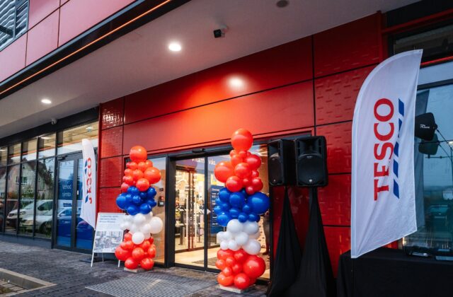 Tesco je bližšie zákazníkom na Kysuciach: Nový supermarket v Rakovej rozširuje sieť už na 189 obchodov