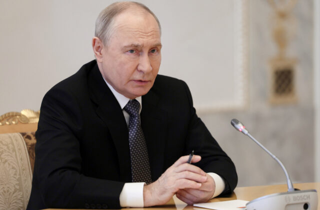 Žije na cudzí účet a vyhýba sa práci? Putin má nového asistenta s výrečným menom