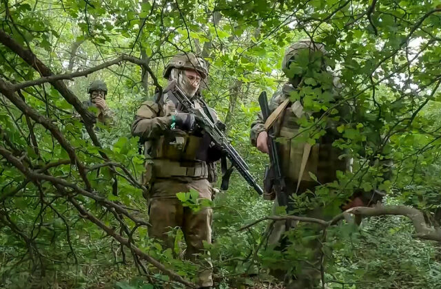 Rusi strácajú pôdu pod nohami. Preniknú cez ukrajinskú obranu, no Ukrajinci ich vytláčajú protiútokmi