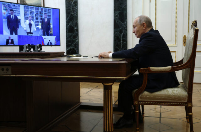 Putin ponúkol Iránu pomoc pri sprostredkovaní ukončenia konfliktu na Blízkom východe
