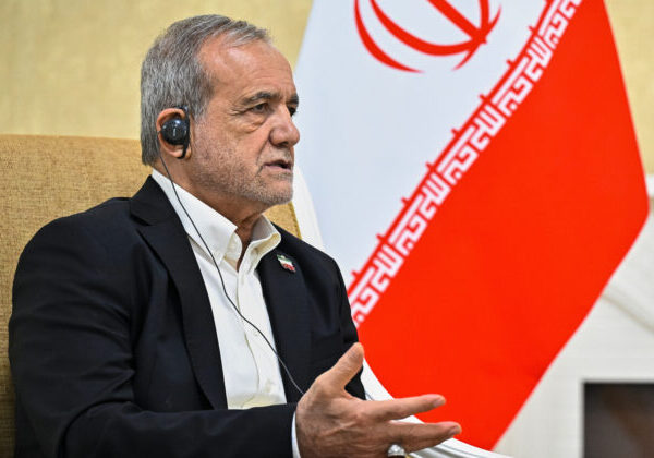 Irán neusiluje o jadrové zbrane a je pripravený na dialóg, povedal prezident Pezeškján gruzínskemu premiérovi