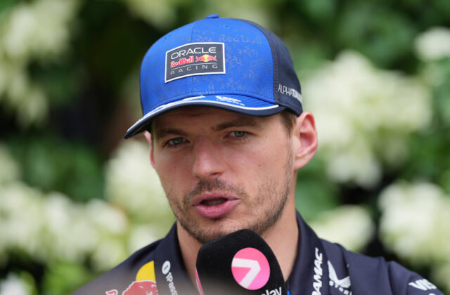 Mali by sme komunikovať posunkovou rečou! Frustrovaný Verstappen po VC Austinu skritizoval množstvo tímových chýb